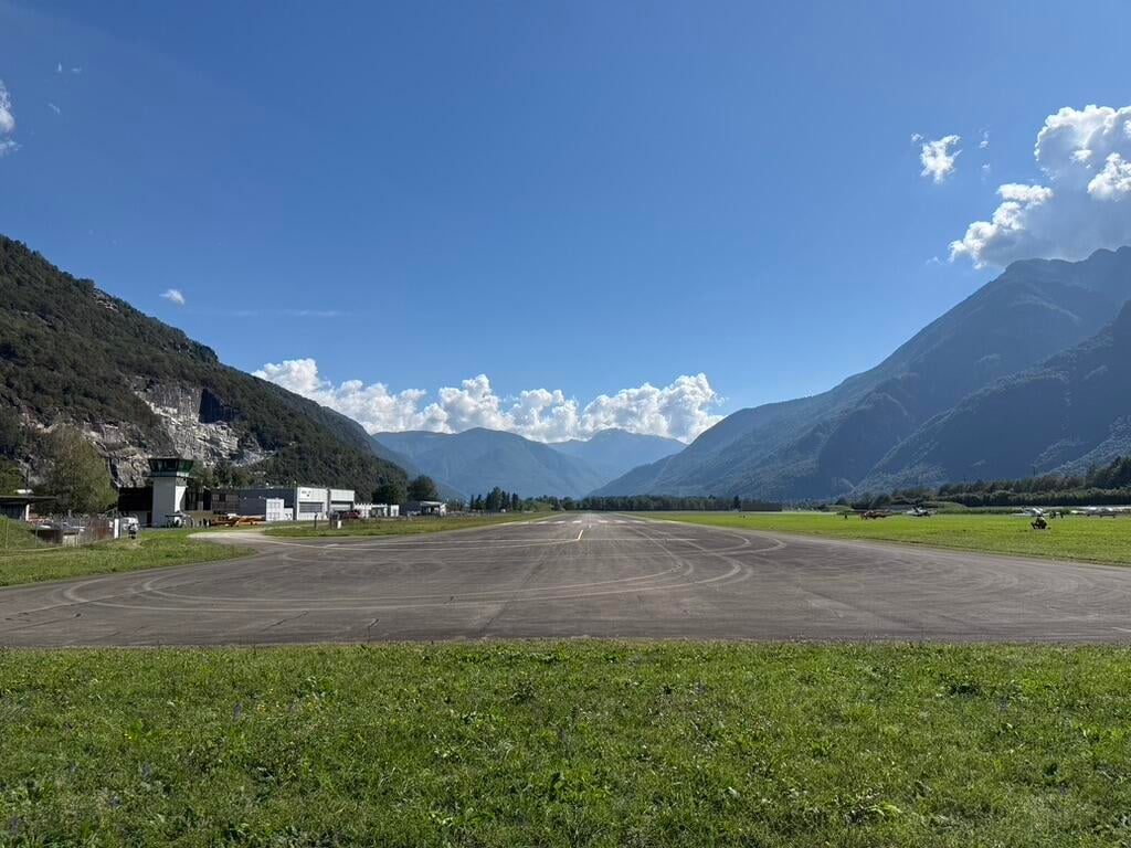 ✈️ Flug ins wildromantische Valle Riviera (Ticino) 🇨🇭