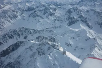 Escale à l'altiport 007 (via le Pic du Midi)