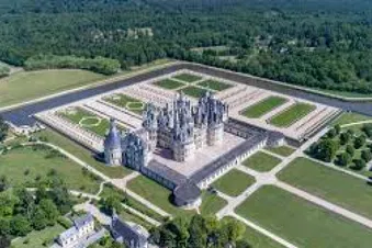 les châteaux de La Loire au départ du Mans en 2 heures