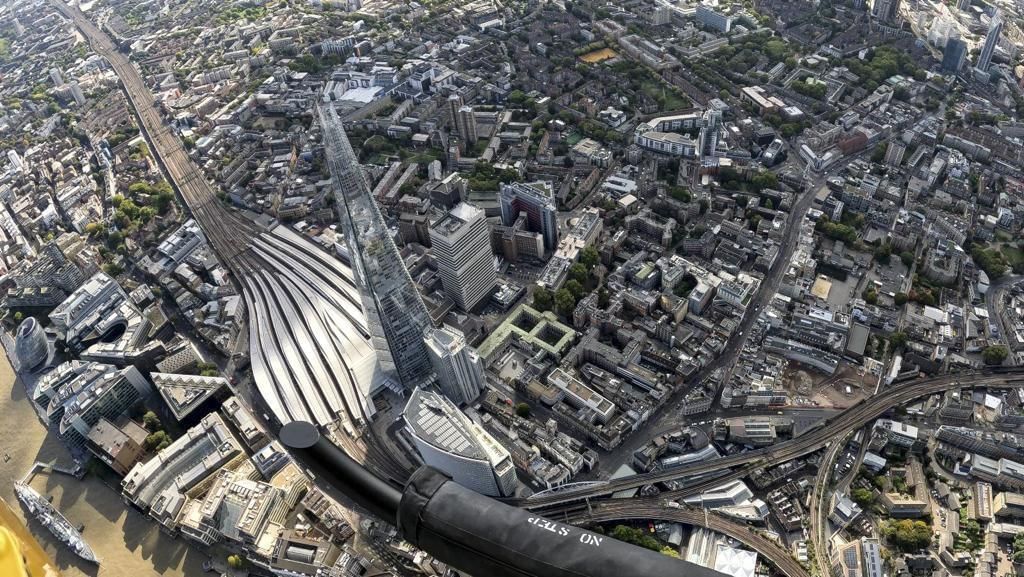 Central London Helicopter Flight - See the Iconic City.