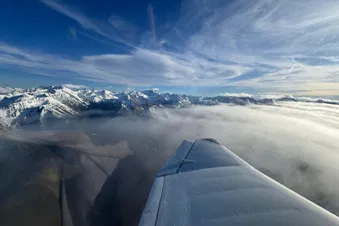 Survol au dessus des Pyrénées (identique à celui sur F-HNDI)