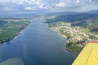 Vue aérienne du lac de Malbuisson