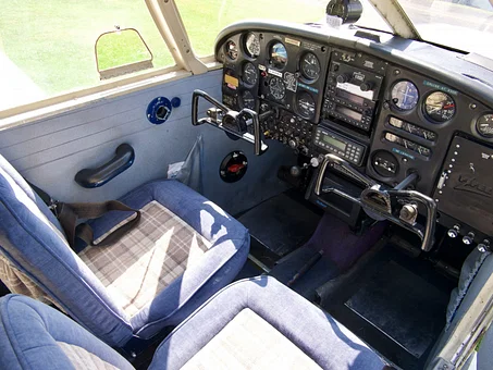 G-AVWA Cockpit