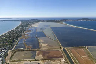 Hyères et ses alentours en Hélicoptère - 40 min