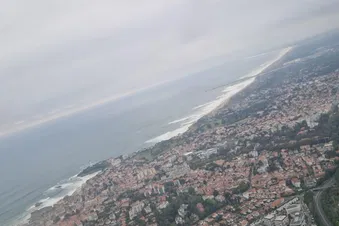 Survol de la côte basco-landaise depuis Pau