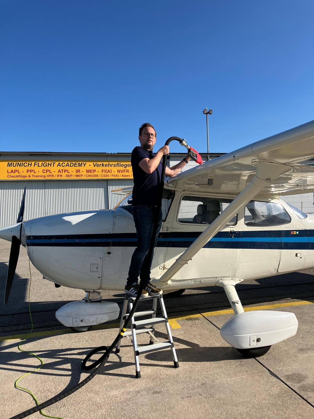 Cessna 172 bei Tanken
