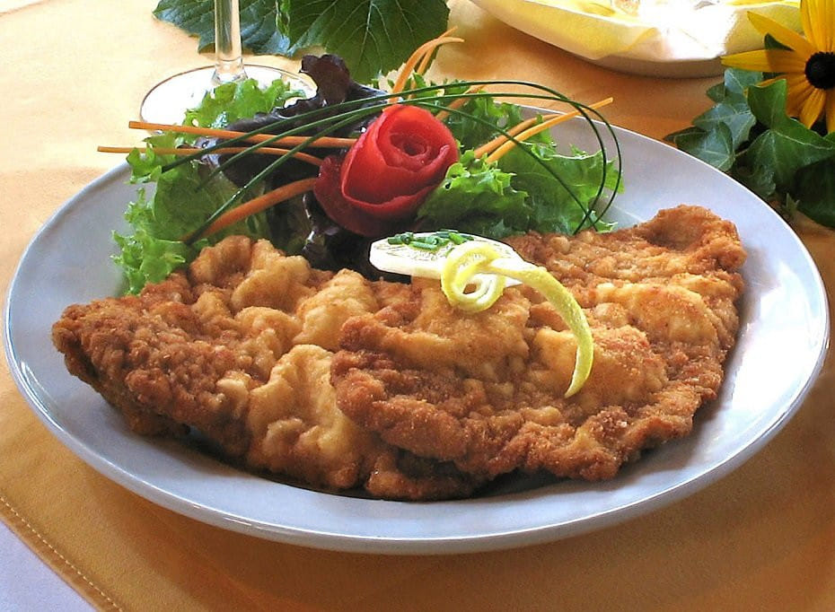 Fliegen und Schnitzel essen in Halle/Oppin