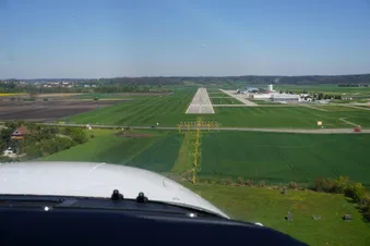 Frei bestimmbarer, einstündiger Rundflug ab Augsburg (PA 28)