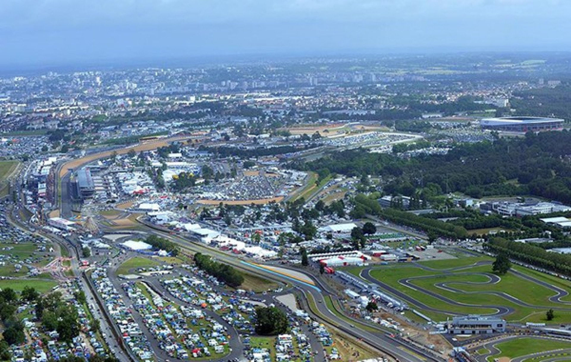 Tour aérien de la ville du Mans