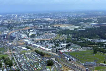 Tour aérien de la ville du Mans
