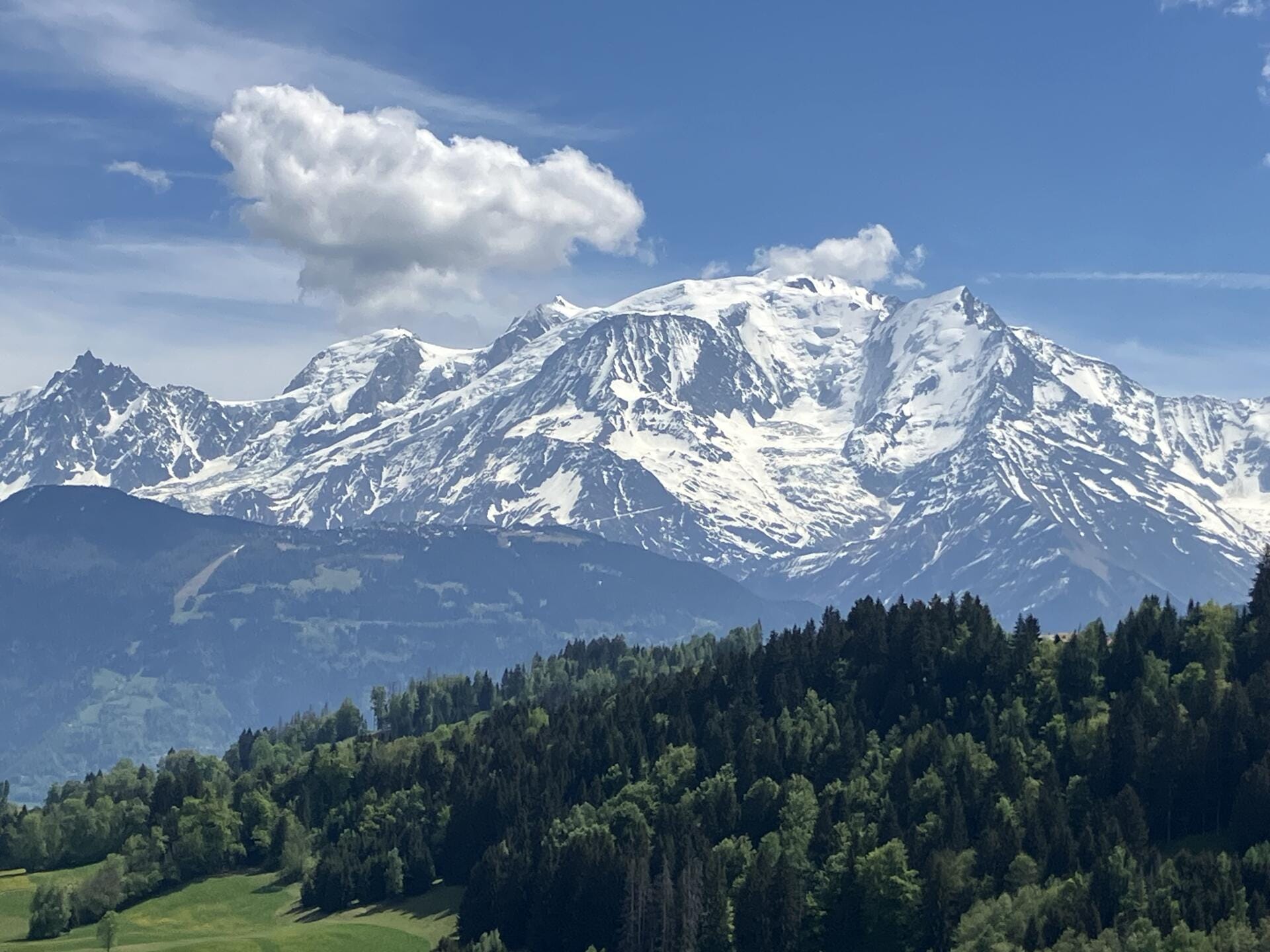 Massif du Mont-Blanc avec halte à Megève (LFHM)