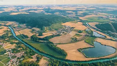 Découvrez la vallée de la Marne vue du ciel