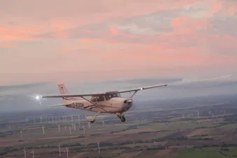 Schnupperflug Cessna 172S Digital-Cockpit + 2 Begleitpers.