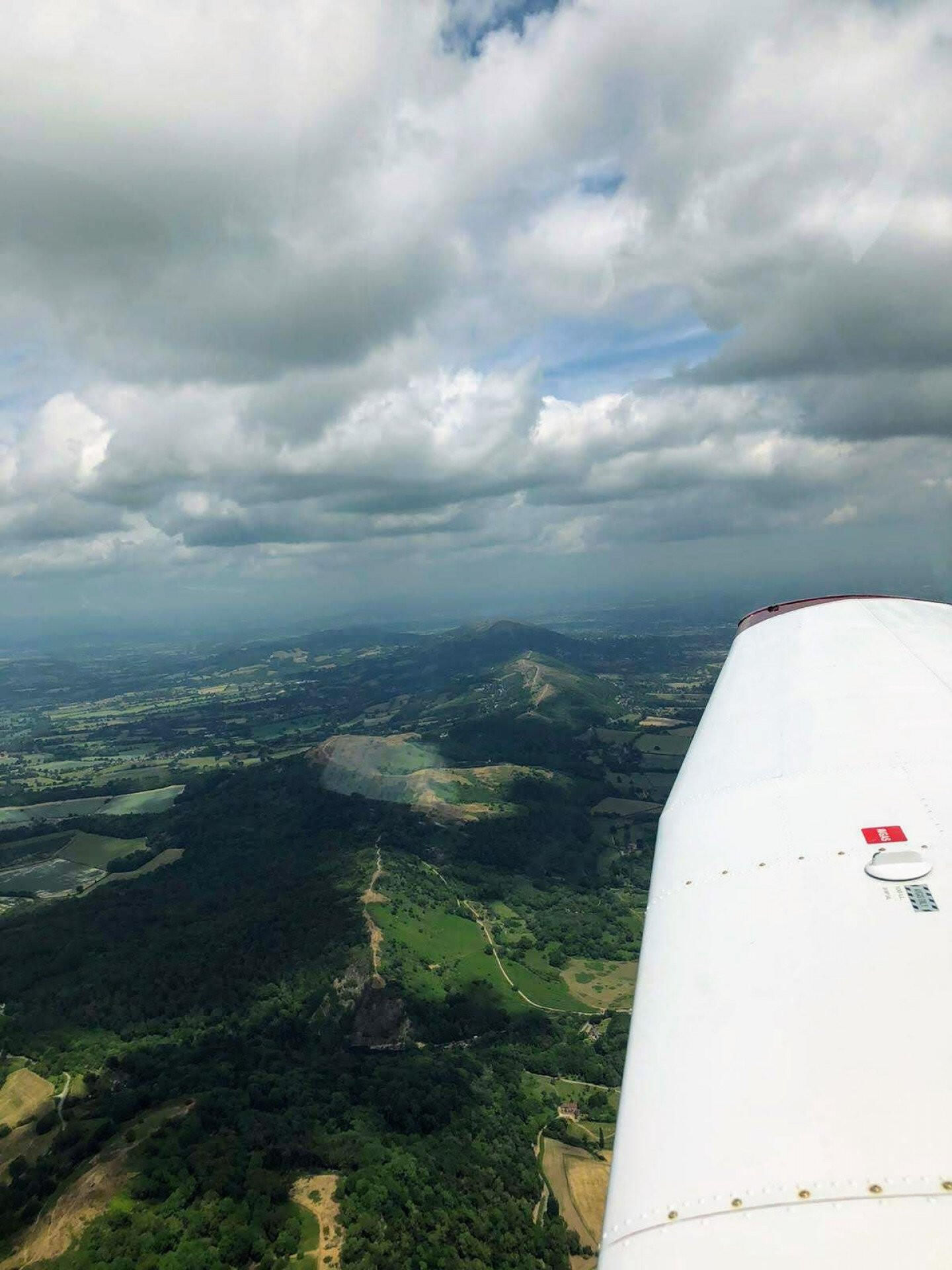 Fly to Shobdon for lunch and return
