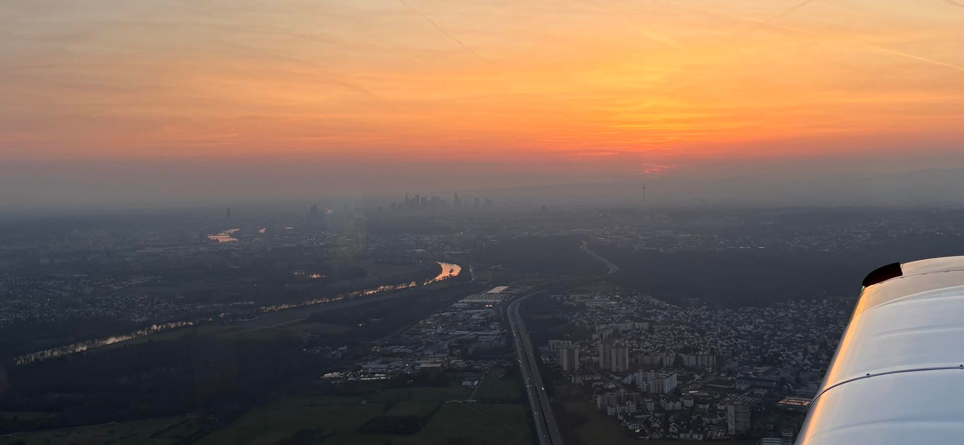 Rundflug in der Abendsonne - France