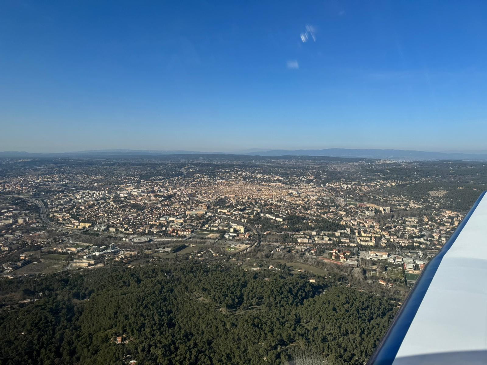 Balade autour de la Sainte-Victoire ! (3 passagers max)