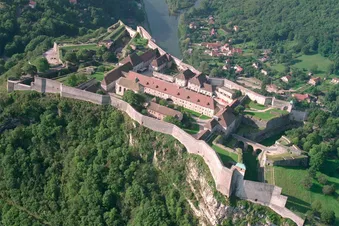 Le Doubs et les citadelles