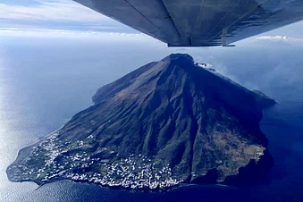 Sicilian Dream: flying above Etna and Eolian Island