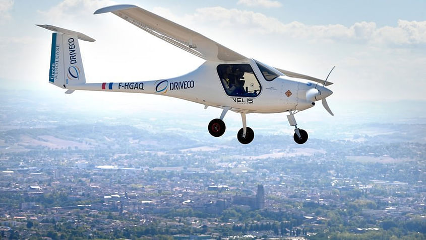 Balade aérienne en avion électrique aux alentours d'Albi ⚡