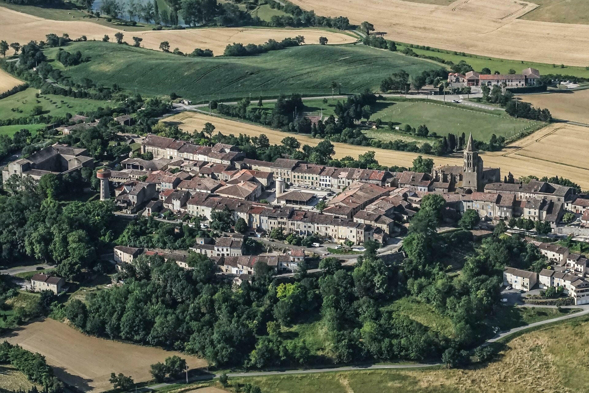 Découvrir le lac de la Ganguise vu d'en haut en Robin DR400