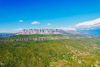 Balade aérienne autour de la sainte victoire