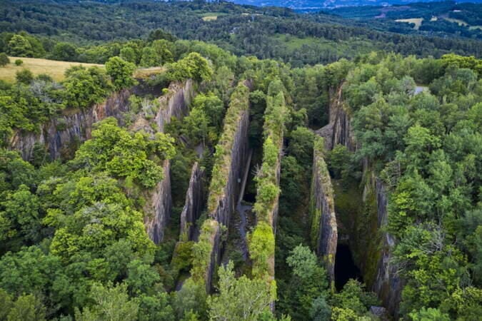 Surprenantes ardoisières de Travassac.