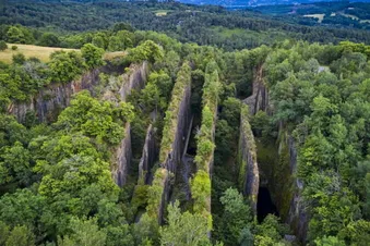 Surprenantes ardoisières de Travassac.