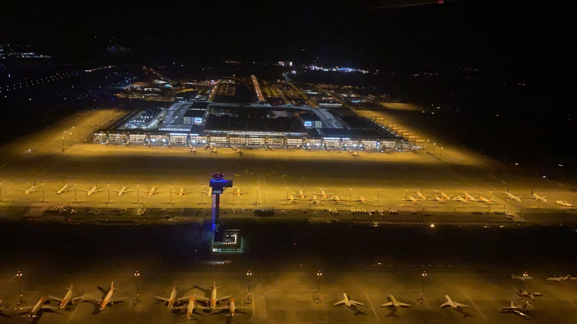 Nachtflug über Berlin in einer Cessna 172 für 2-3 Personen