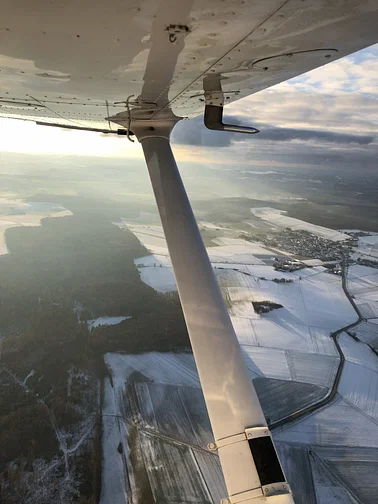 Traumhafter Flug über die verschneite Eifel