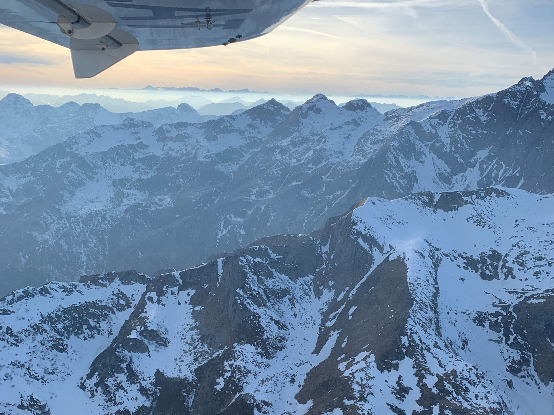Rundflug über den Dolomiten