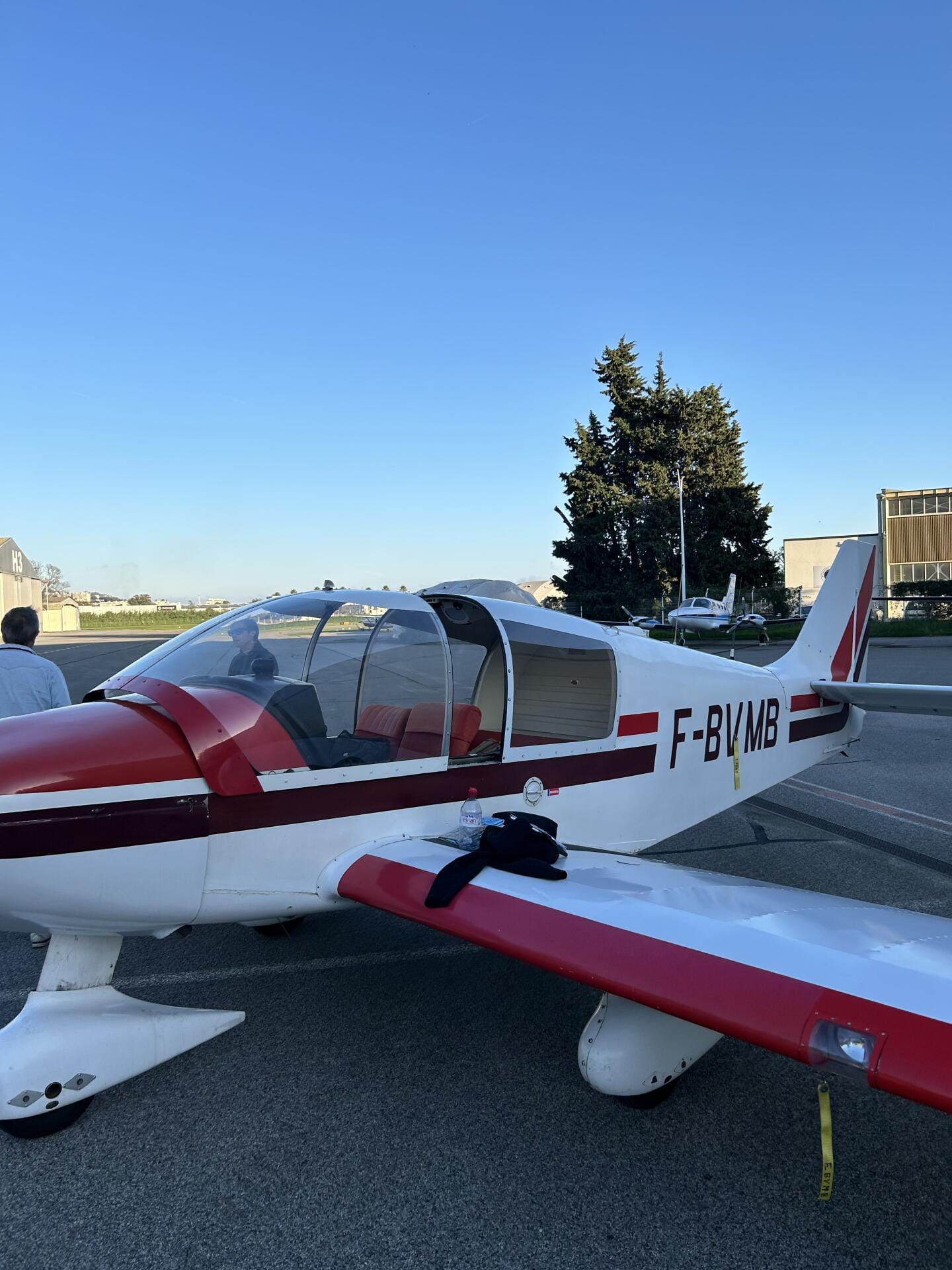 Vue latérale du DR400