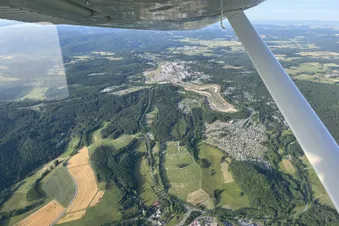 Benzin im Blut? Rundflug zum Nürbrugring und Peterslahr