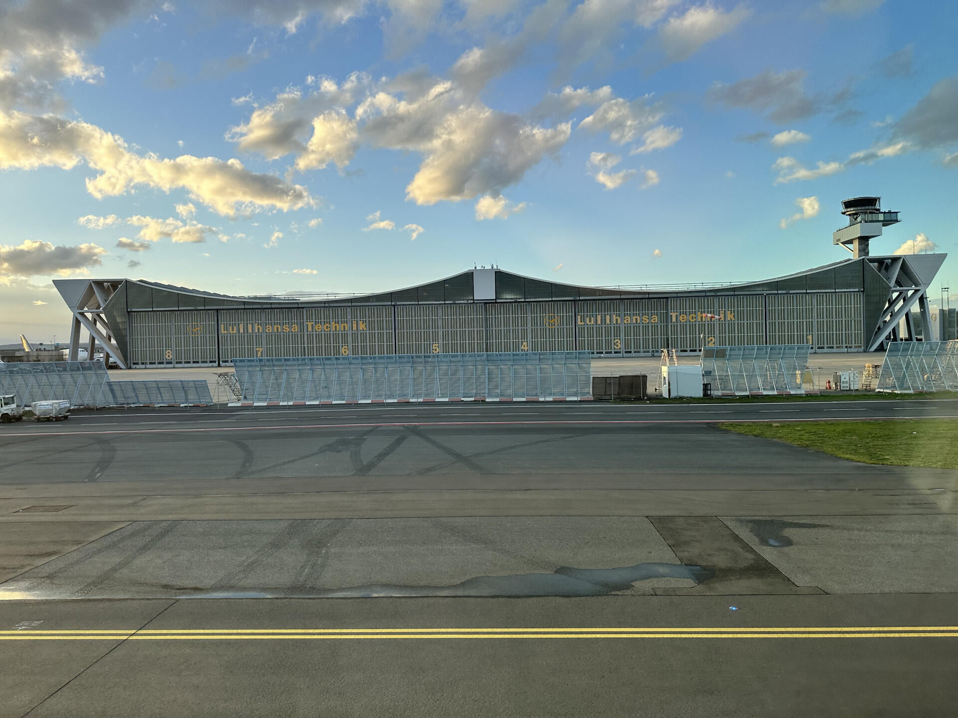 Wir fliegen nach Frankfurt am Main 🛫