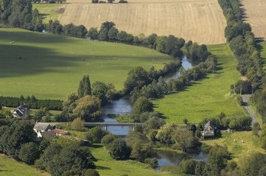 Découvrez la Suisse Normande vue du ciel