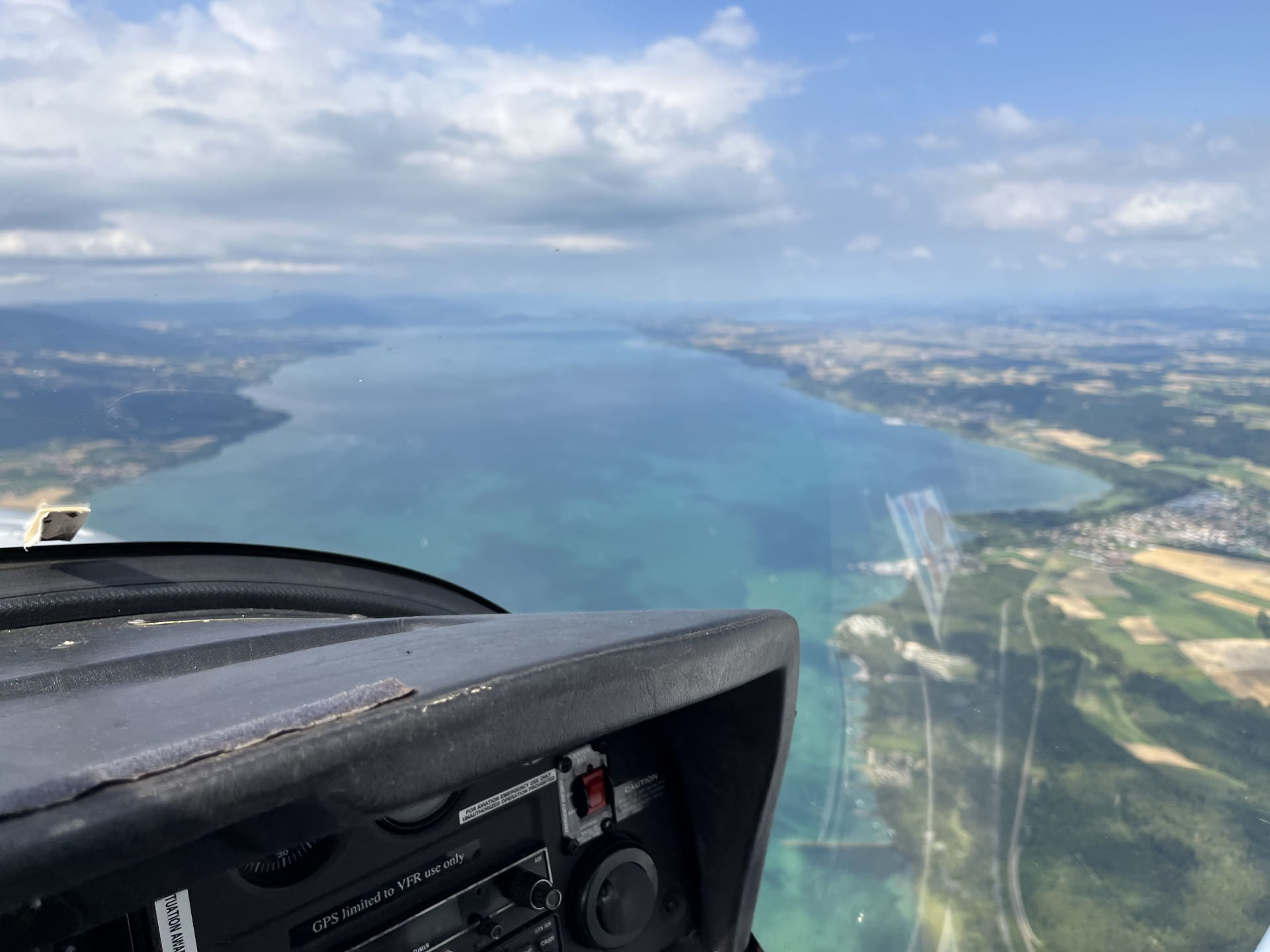 Balade aérienne au Creux du Van
