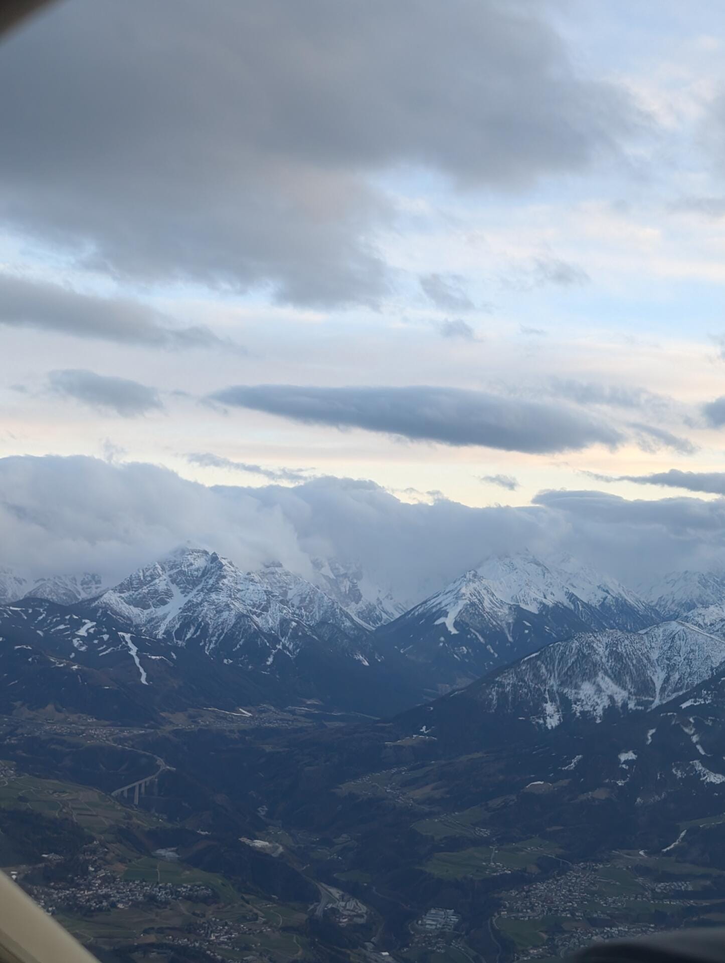 Nachtflug durch die Alpen | Night Flight through the Alps