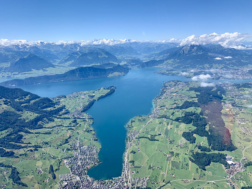 Die Schönheit der Innerschweizer Berge von oben