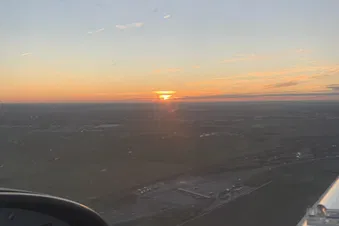 Vol au coucher de soleil