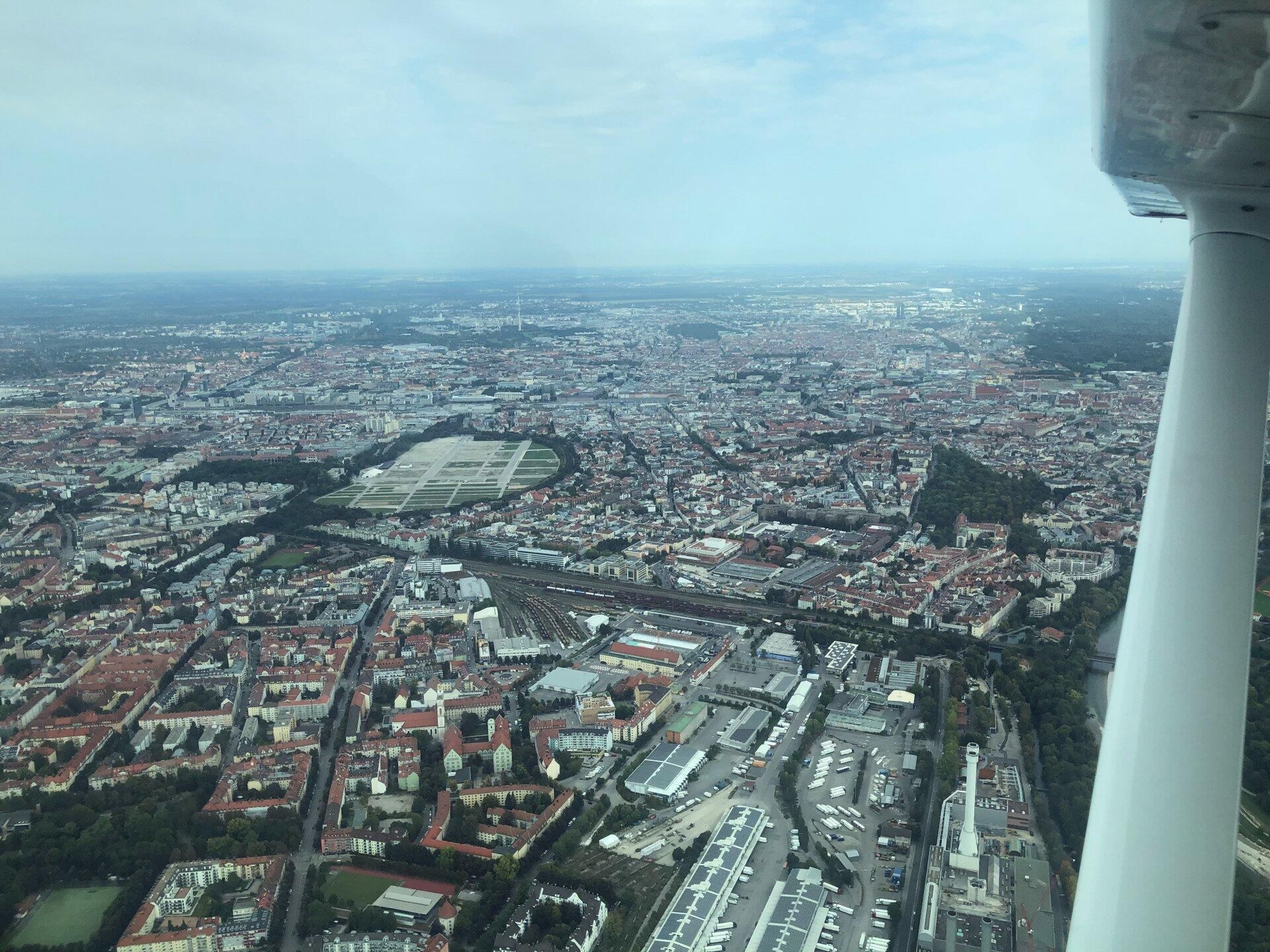 Seen & Skyline – Bayerns Süden aus der Luft erleben.