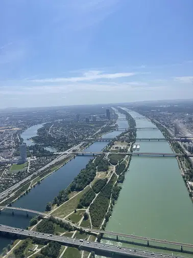 Hubschrauber-Rundflug Wien - Tulln - St. Pölten