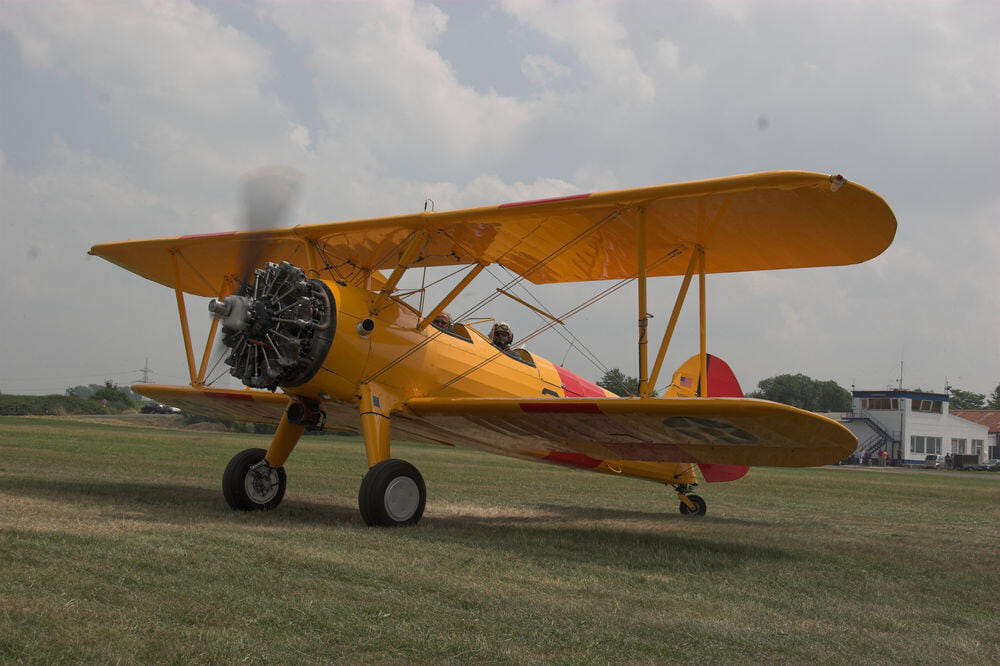 Kurzer Doppeldecker Rundflug in einer 450HP Boeing Stearman