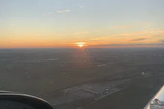 Vol au coucher de soleil