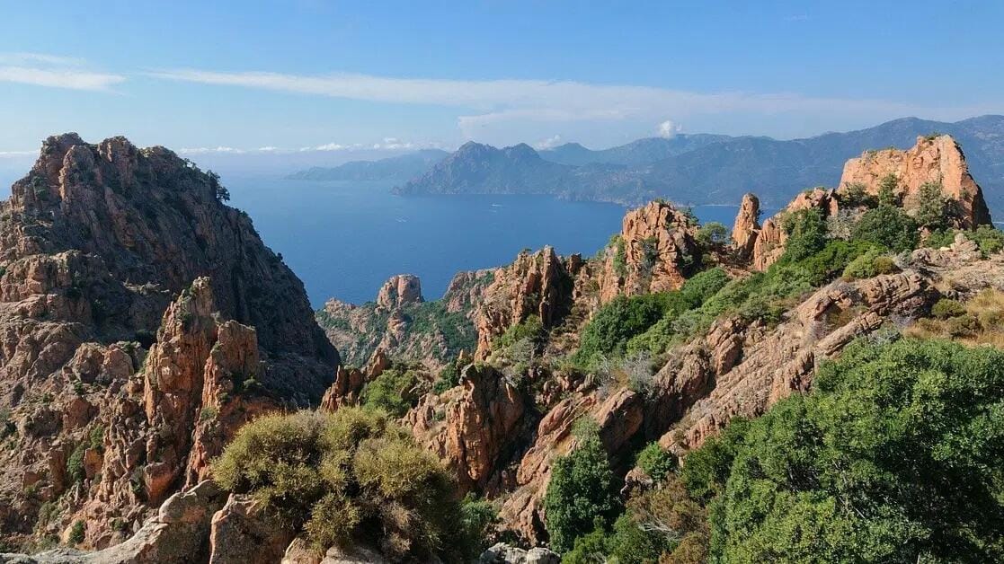 * Le golfe de Porto en Hélicoptère - Vol Partagé