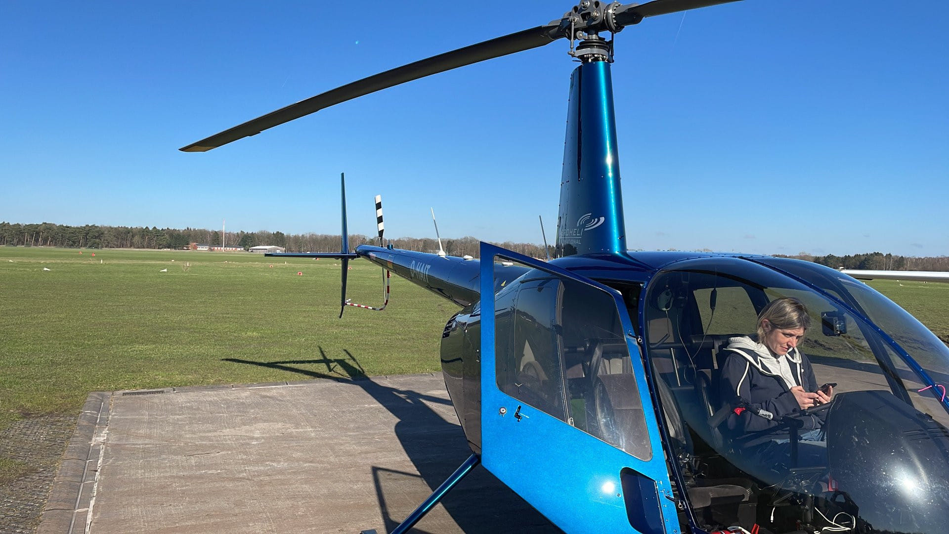 Robinson R44