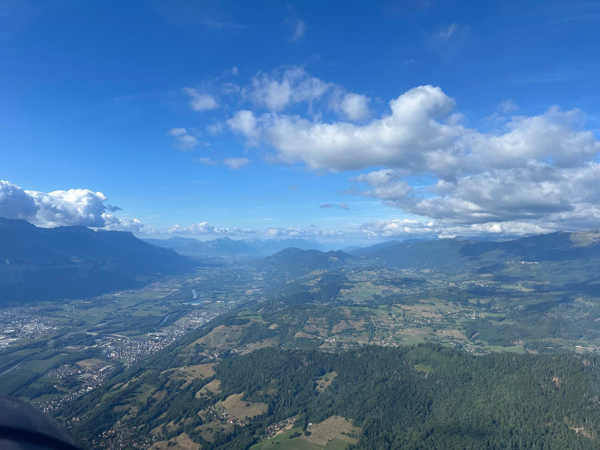 Vue de la vallée du Grésivaudan et vue sur les bauges