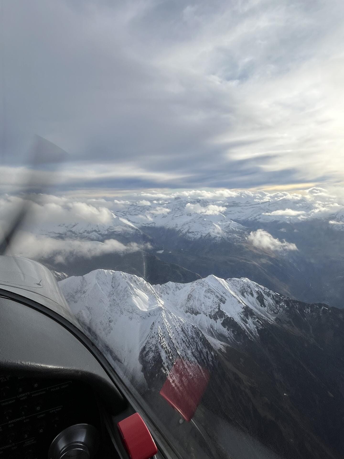 Les Pyrénées vues du ciel : Pic du Midi et Luchon