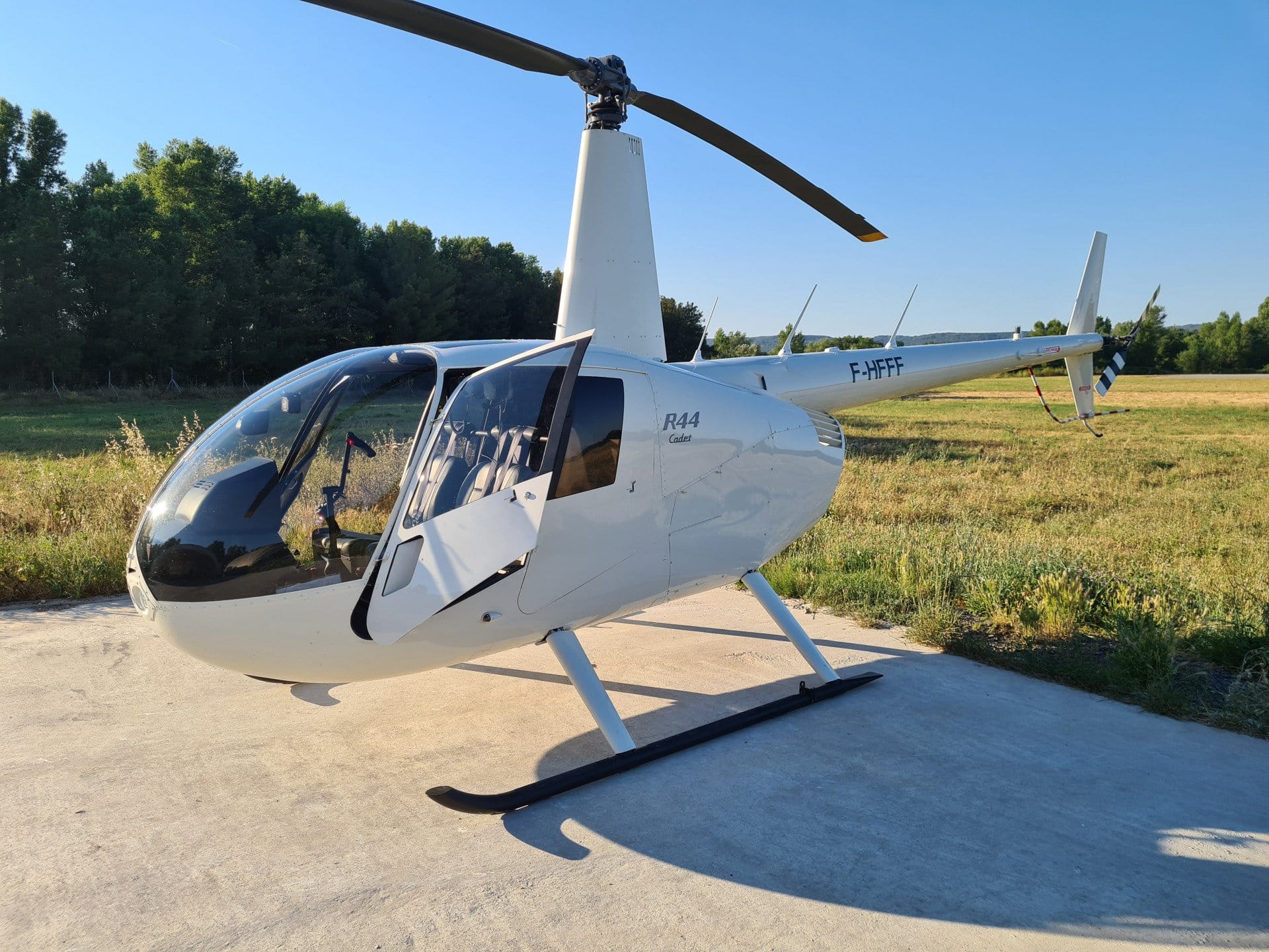 Robinson R44 CADET
