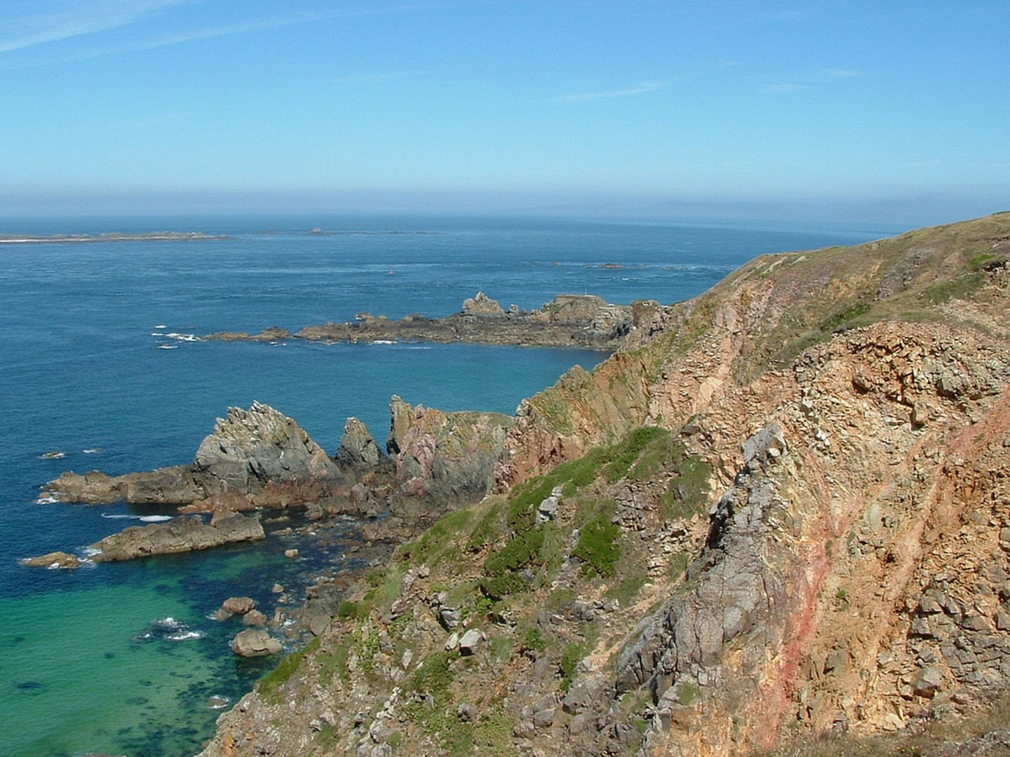 Day trip to Alderney • Wingly