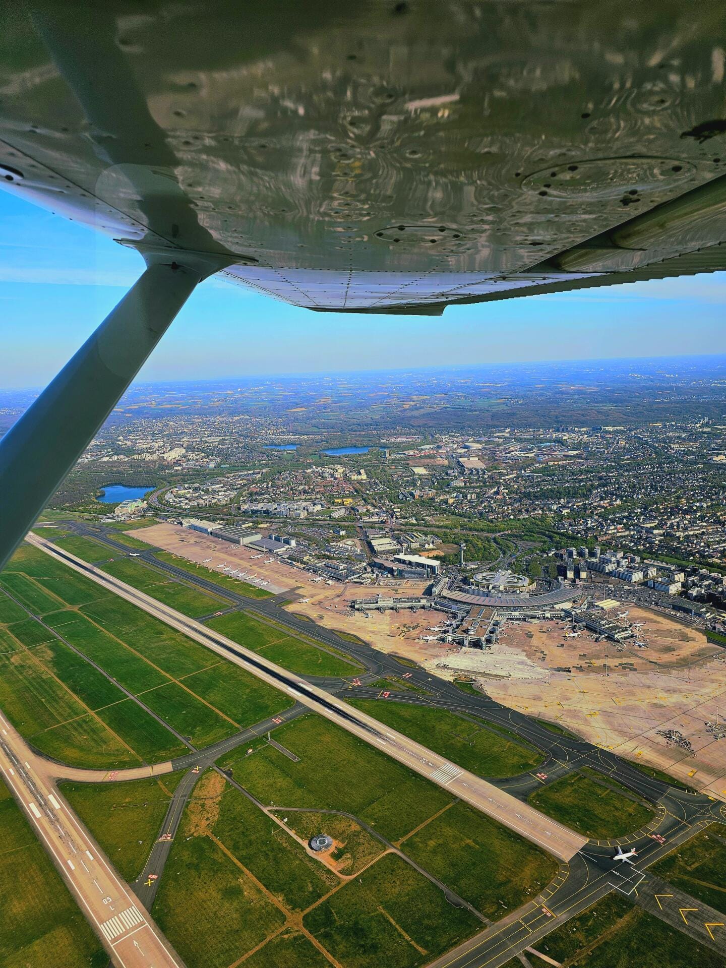 Rundflug über das Ruhgebiet und das bergische Land