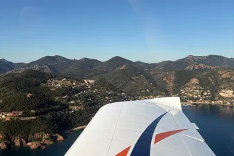 Vol à destination de cannes par les iles de Lerins